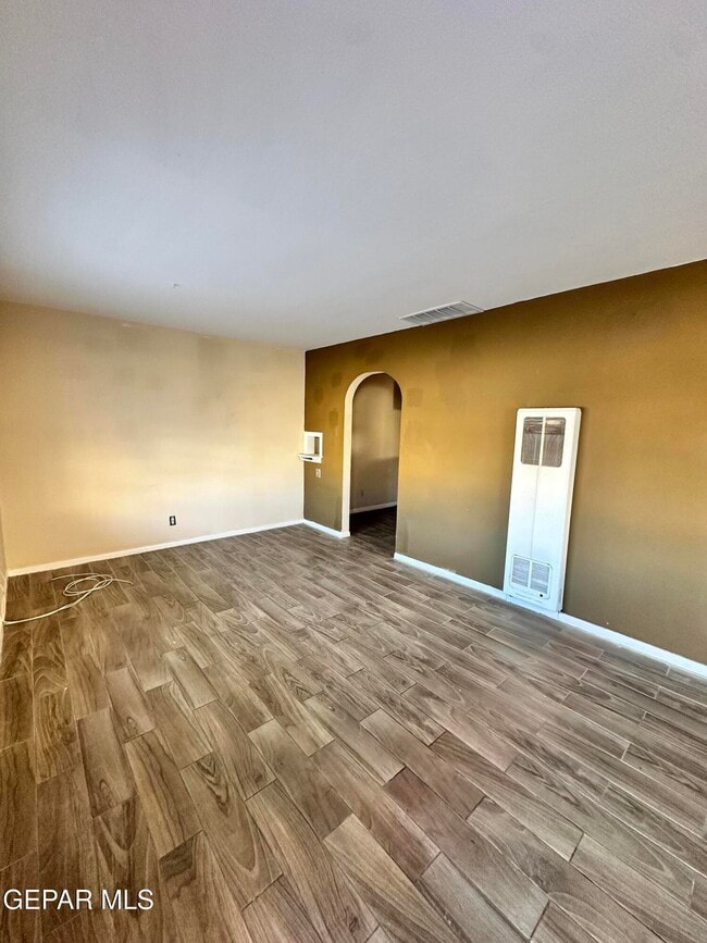 Building Photo - 2606 Sacramento Ave