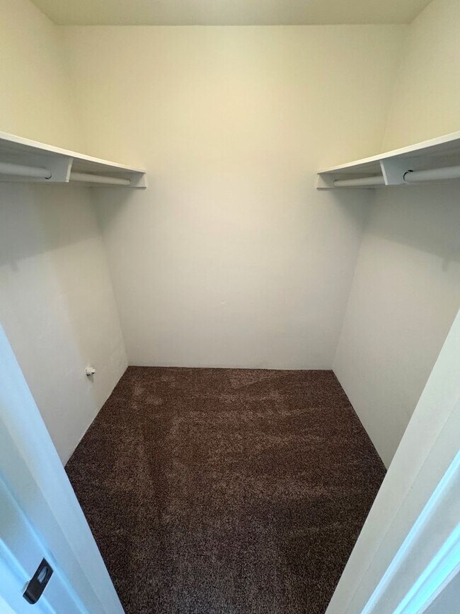 Building Photo - Spacious Ventura Keys Condo- Enjoy The Marina Life!