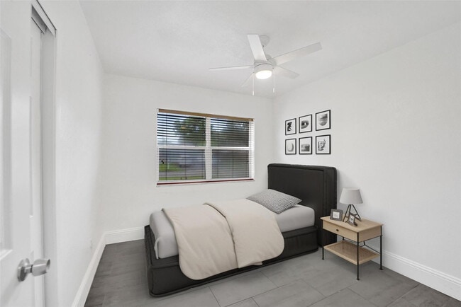 Building Photo - 7021 Park St