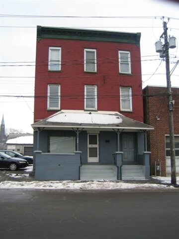 Primary Photo - 354 Edison Ave