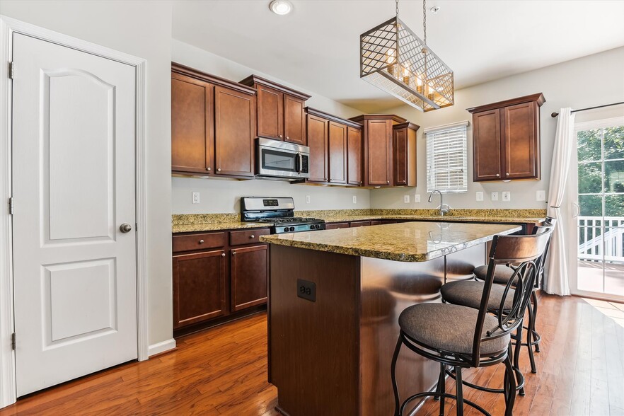 Kitchen - 503 Kinglets Roost Ln