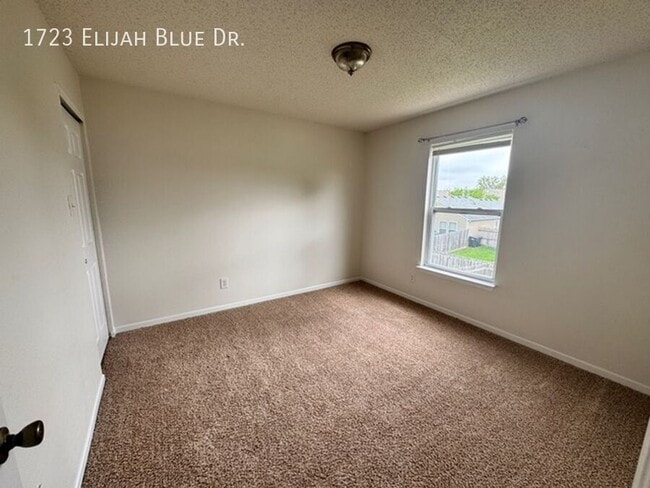 Building Photo - 1723 Elijah Blue Dr
