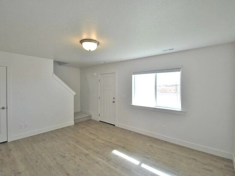 Building Photo - 2345 N 3900 W