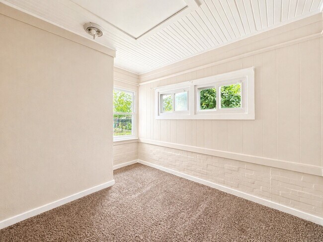 Building Photo - 8069 Juliabora St