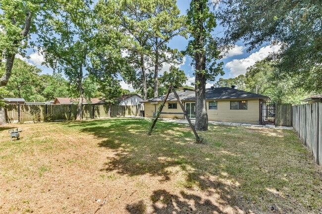 Building Photo - 7106 Pinetex Dr