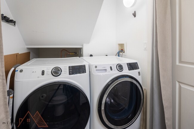 Building Photo - 91-1042-1042 Kaimalie St