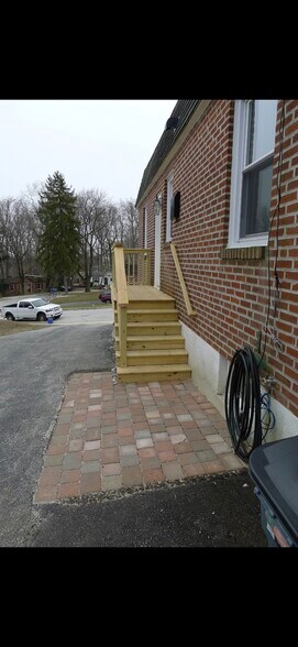 Building Photo - 278 Valley View Road