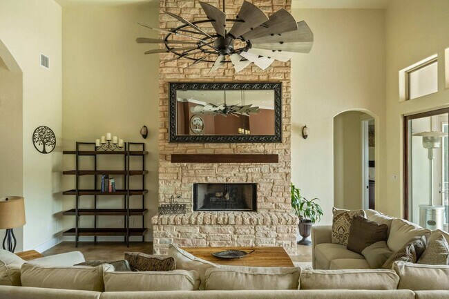 Building Photo - 1194 Vaquero Wy