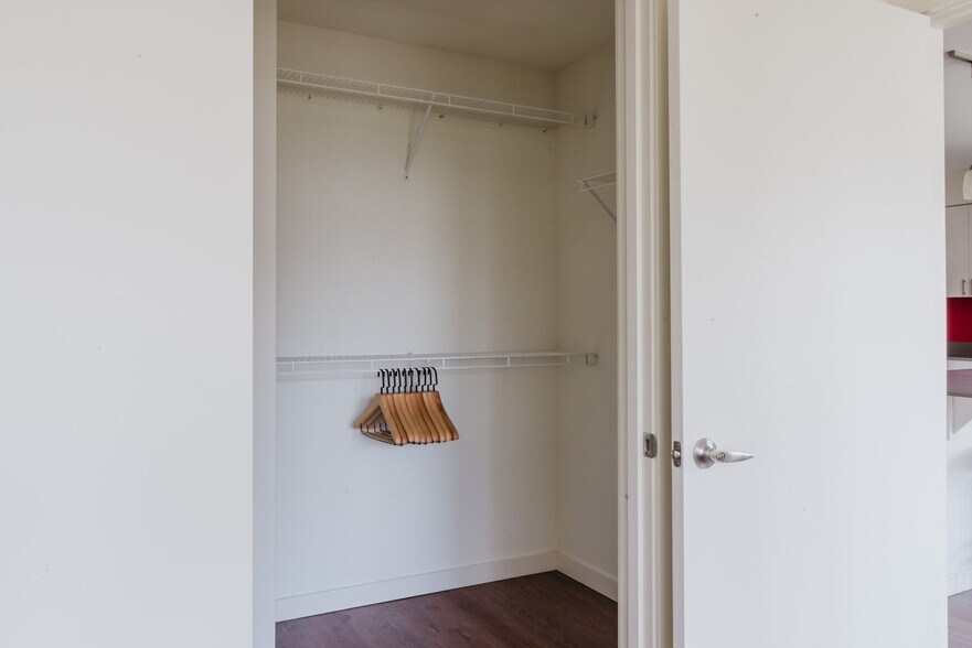 Building Photo - 330 3rd Ave W