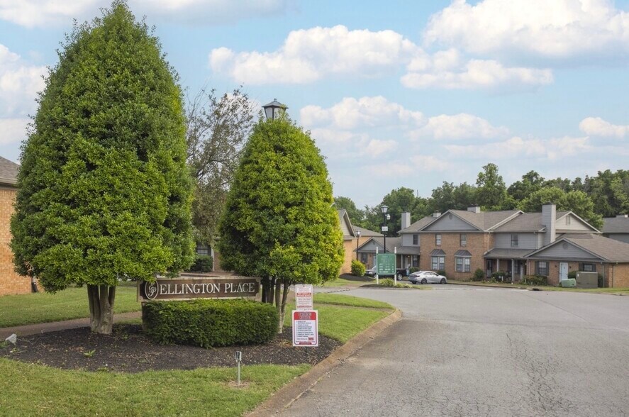 Building Photo - 105 Ellington Pl