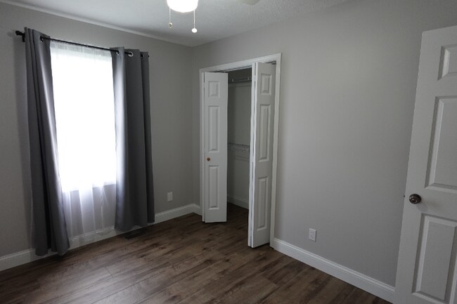 Building Photo - 2211 W Jubilee Ln