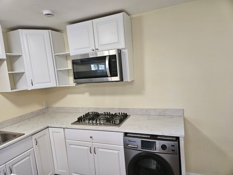 Building Photo - 837 Via Juanita