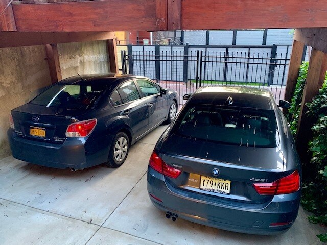 Building Photo - 2010 1st St NW