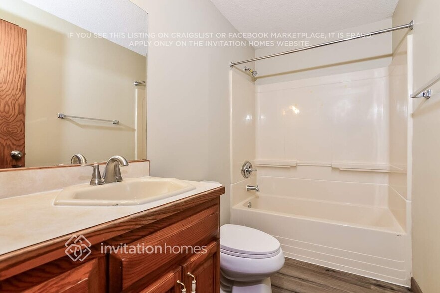 Building Photo - 8641 N Girard Ave