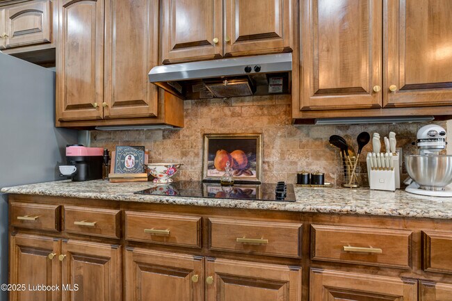 Building Photo - 5512 103rd St