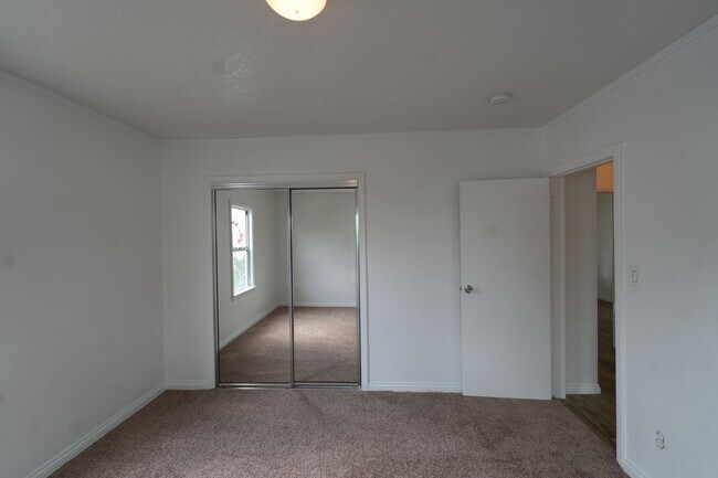 Building Photo - 917 ALAMEDA WU
