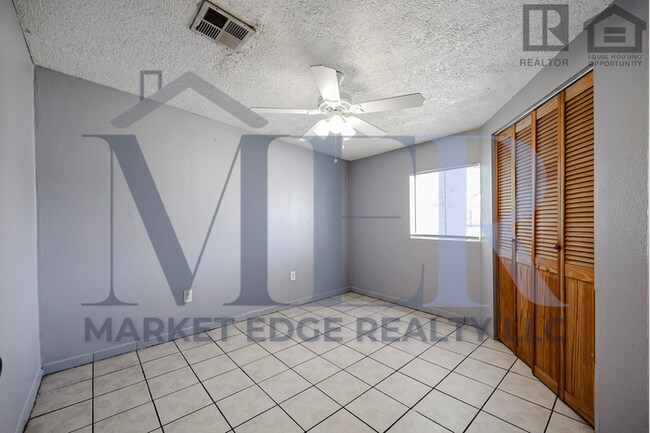 Building Photo - 5Bed/2Bath House at 35th Ave/Cactus! Ready for Immediate Move-In! -- NO HOA!