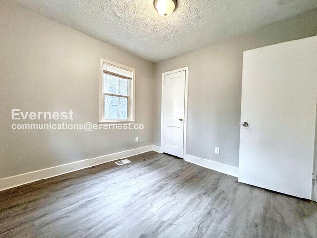 Building Photo - 2175 Pansy St NW