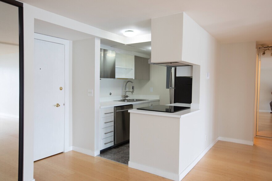 Kitchen - 2301 Fairview Ave E