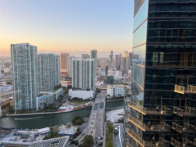 Building Photo - 801 S Miami Ave