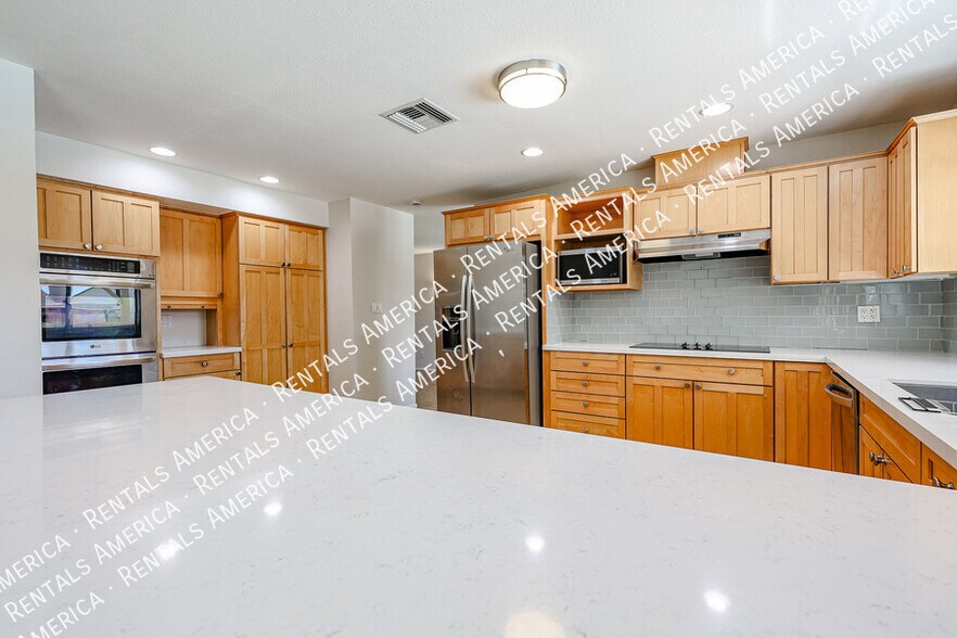 Building Photo - 2636 S Reyes