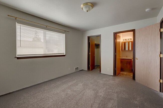 Building Photo - 1445 NW Elwha St