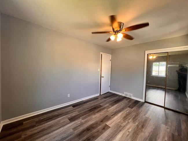 Building Photo - Move in ready!