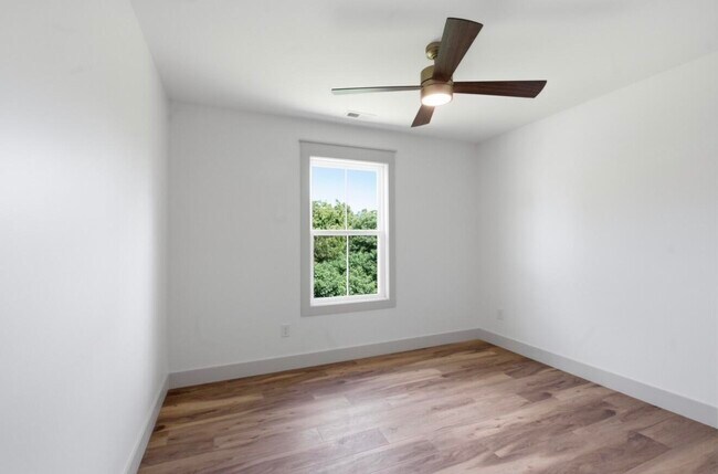 Building Photo - 155 Dedman St