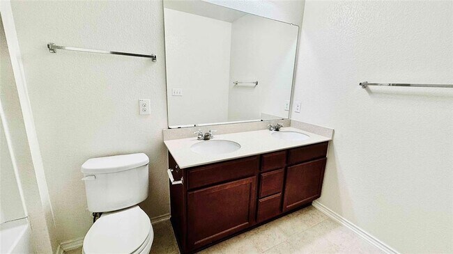 Building Photo - 901 Sawbuck Dr