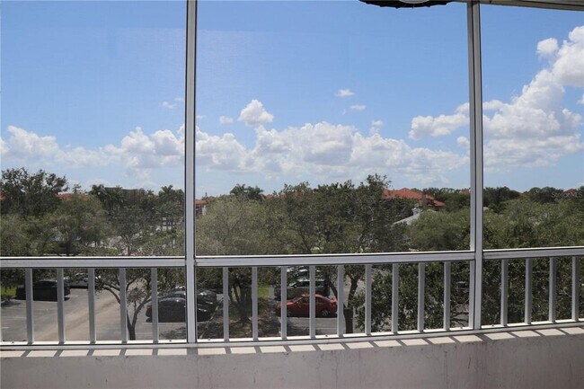 Building Photo - 2333 Feather Sound Dr
