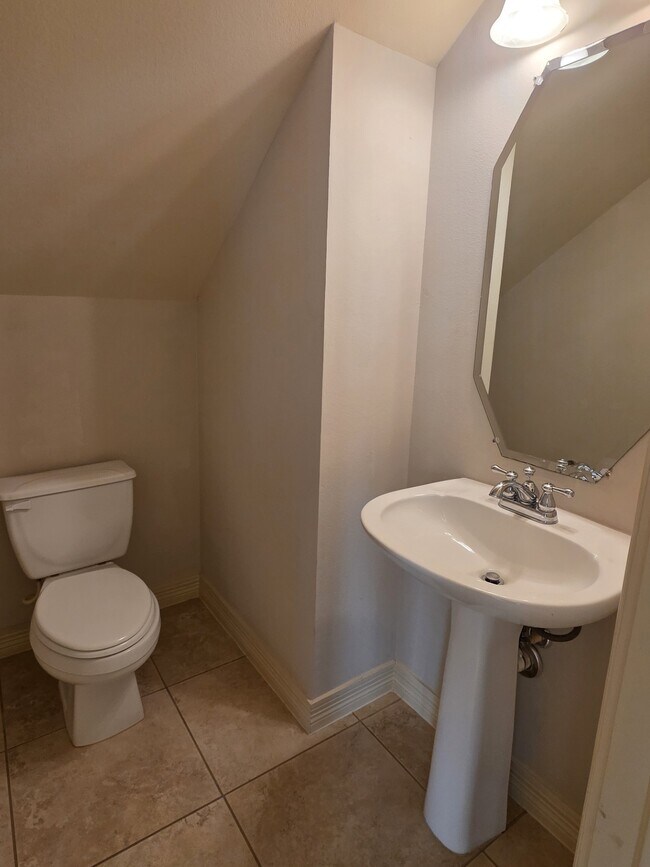 Building Photo - 7006 Paxton Ct