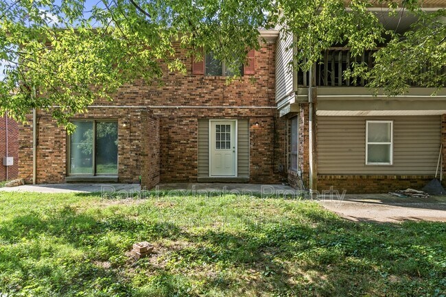 Building Photo - 1649 Foxhaven Dr