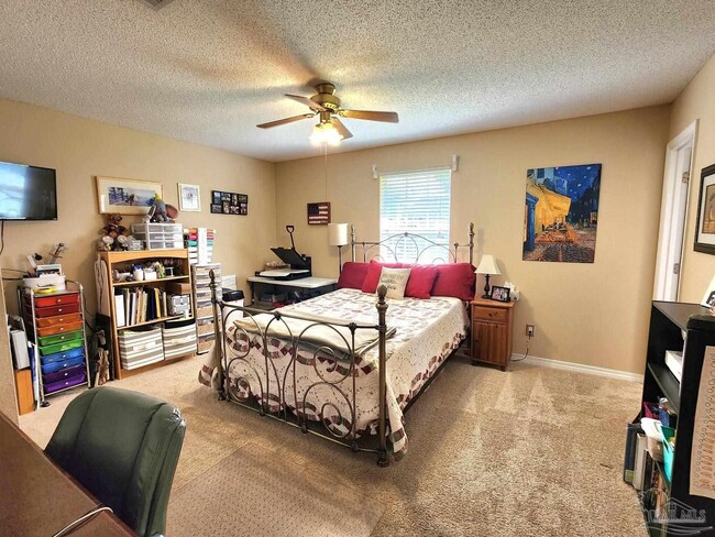 Building Photo - 912 Wine Pointe Dr