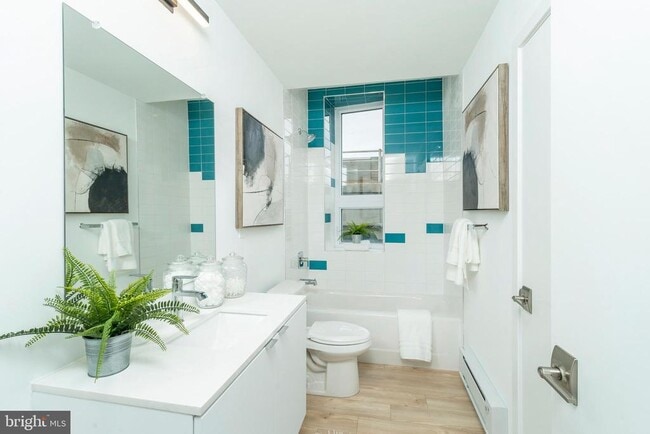 Building Photo - 1131-39 N Front St