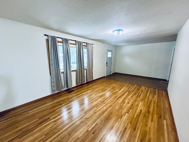 Building Photo - Gorgeous Single Family Home w/ Sundeck and Large Yard!