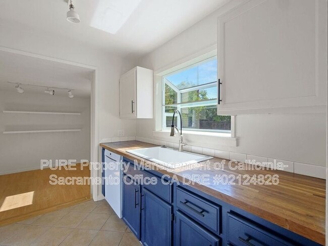 Building Photo - 4741 60th St