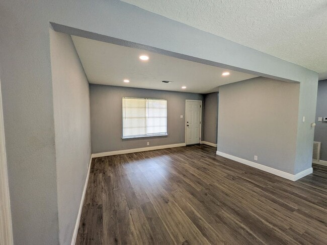 Building Photo - 4404 Raven St