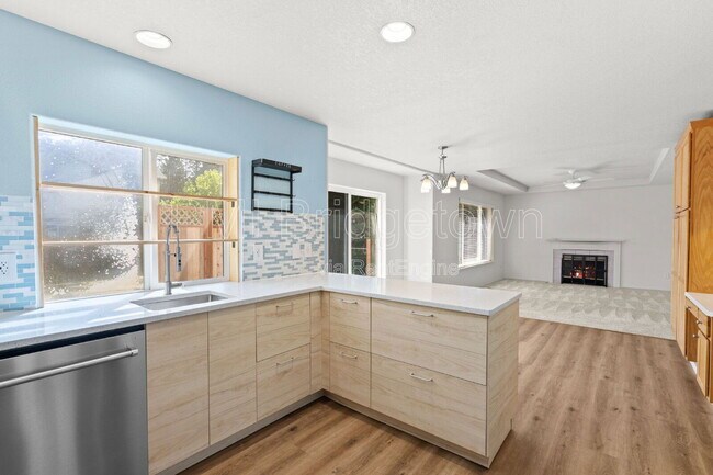 Building Photo - 2136 NE 13th Ave