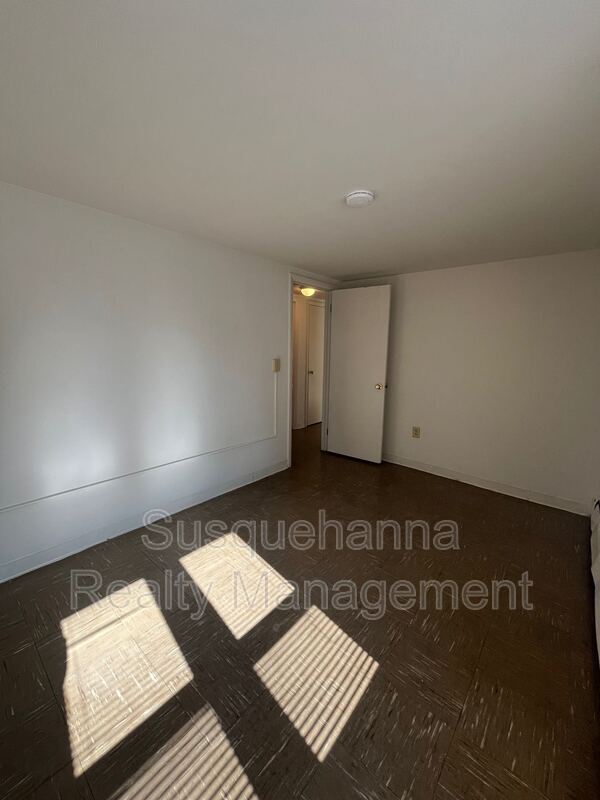 Building Photo - 1051 Henn Ave