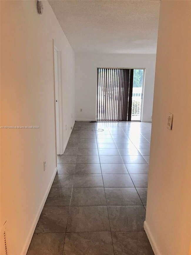 Building Photo - 1 bedroom in North Miami FL 33160