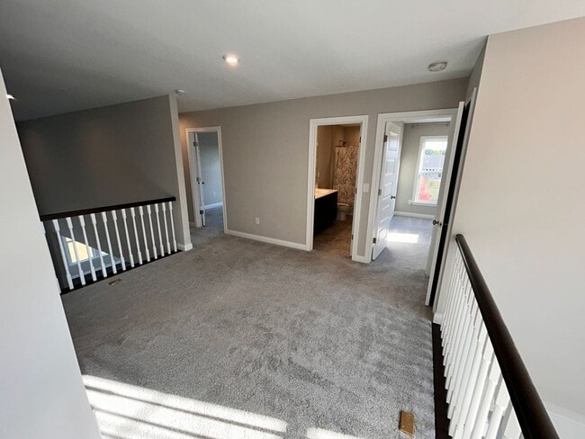 Building Photo - Home For Lease