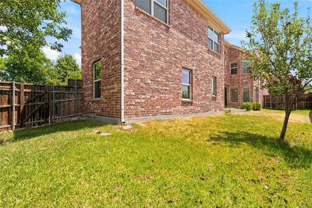 Building Photo - 4524 Del Rey Ave
