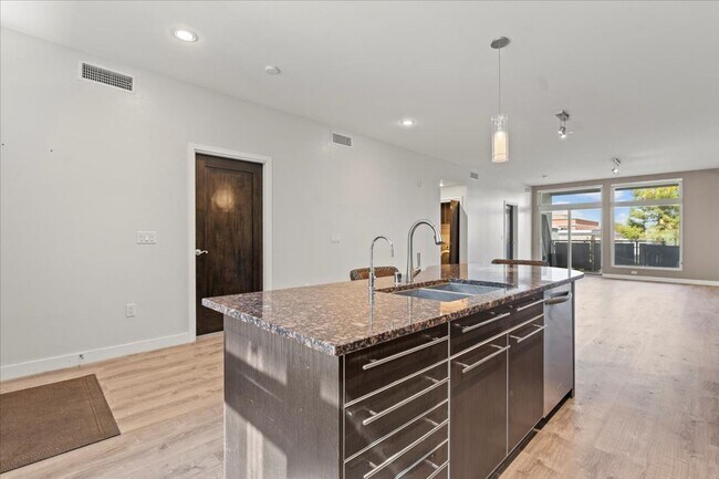 Building Photo - Stunning Modern 2 Bedroom, 2 Bathroom Home!