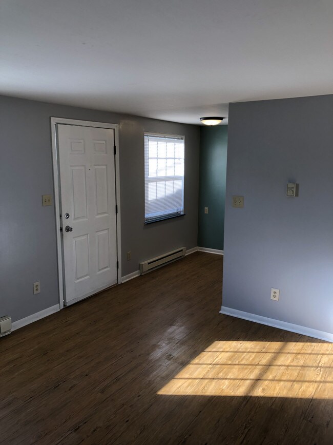 Building Photo - 412 Spann Ave