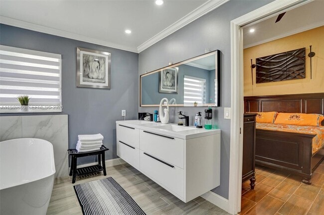 Building Photo - 311 SW 203rd Ave