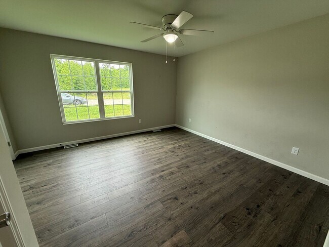 Building Photo - 842 Lakeway Dr