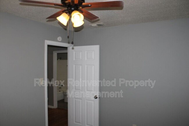 Building Photo - 1510 Koger St