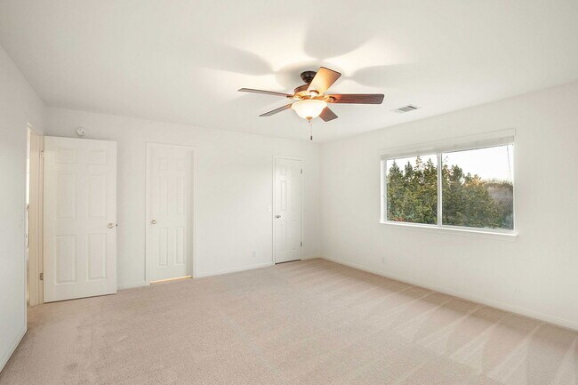 Building Photo - 2514 Crenshaw Dr