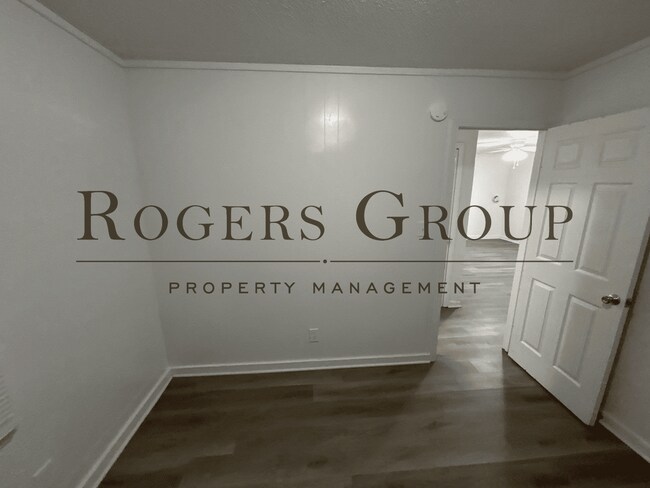 Building Photo - #450 - 543-545 Horner St Duplex