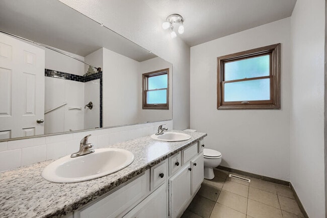 Building Photo - 2821 Serendipity Cir E
